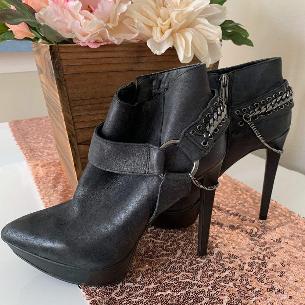 Jessica Simpson Vinata Ankle Bootie Platform Heels